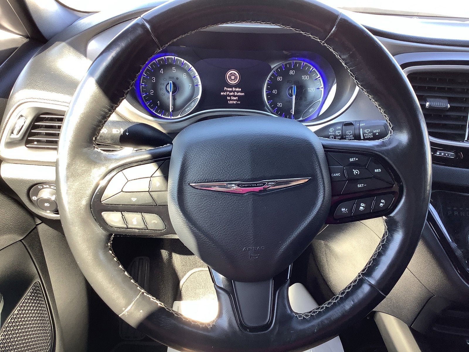 Used 2020 Chrysler Pacifica Touring-L w/ Advanced Safetytec Group AWD/4WD image 11