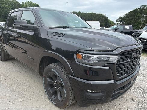 Used 2025 RAM 1500 Big Horn AWD/4WD image 5