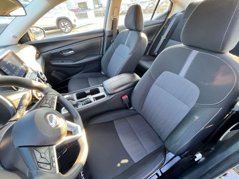 Used 2025 Nissan Sentra SV image 34