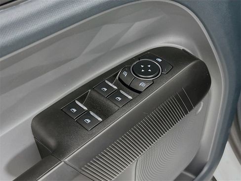 New 2025 Ford Maverick XL image 18