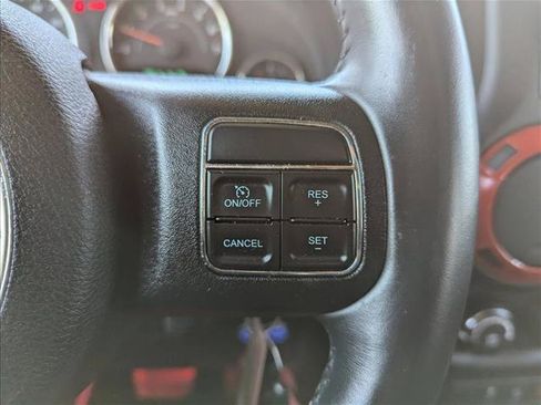 Used 2015 Jeep Wrangler Unlimited Sahara w/ Connectivity Group AWD/4WD image 9