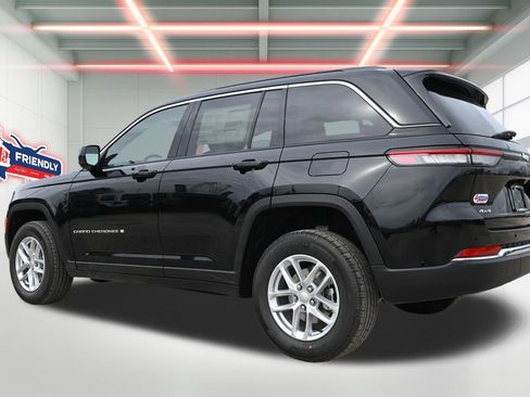 New 2026 Jeep Grand Cherokee Laredo X image 2