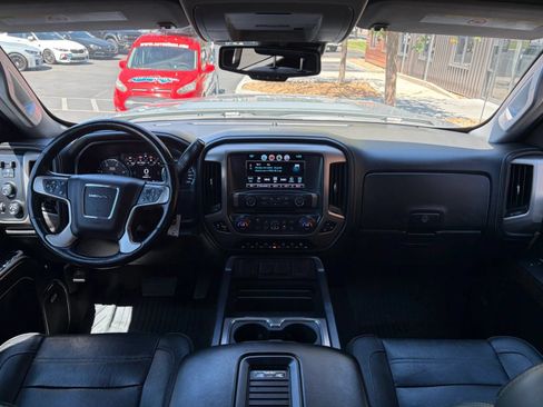 Used 2019 GMC Sierra 2500 Denali w/ Duramax Plus Package AWD/4WD image 15
