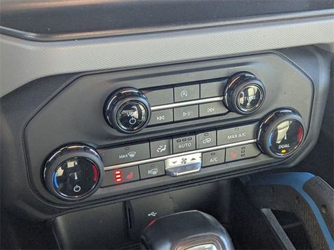 Certified 2022 Ford Bronco Black Diamond image 13