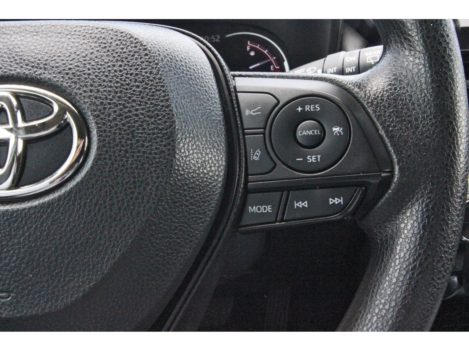 Used 2023 Toyota RAV4 XLE w/ Convenience Package FWD image 20