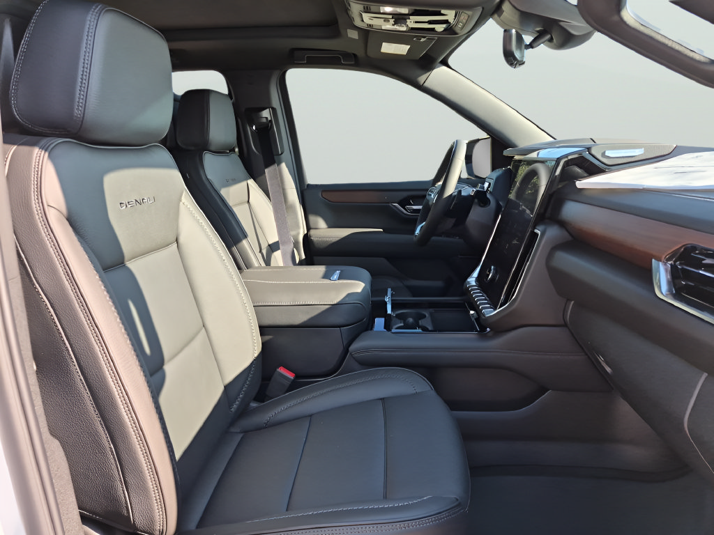 New 2026 GMC Yukon Denali w/ Denali Reserve Package AWD/4WD image 37