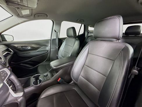 Used 2024 GMC Terrain SLT image 11