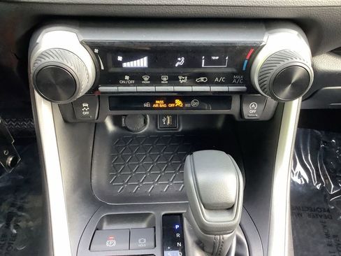 Used 2025 Toyota RAV4 LE image 22