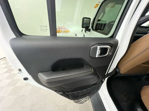 Used 2021 Jeep Wrangler Unlimited Sahara w/ Cold Weather Group image 25