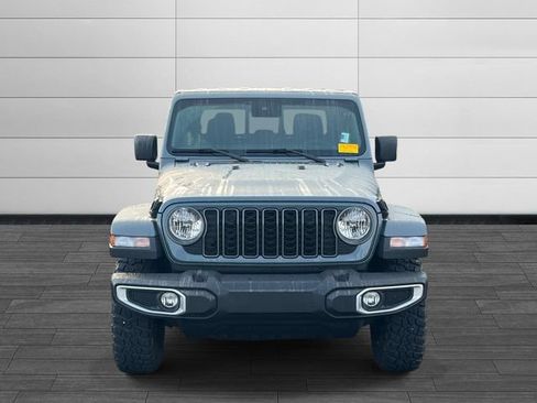 Used 2025 Jeep Gladiator Sport AWD/4WD image 8