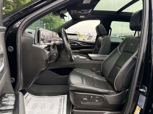 Certified 2023 Cadillac Escalade Premium Luxury AWD/4WD image 10