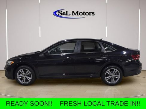 Used 2023 Volkswagen Jetta SE FWD image 4