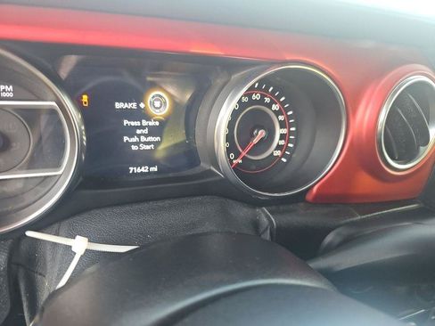 Used 2021 Jeep Gladiator Rubicon AWD/4WD image 13