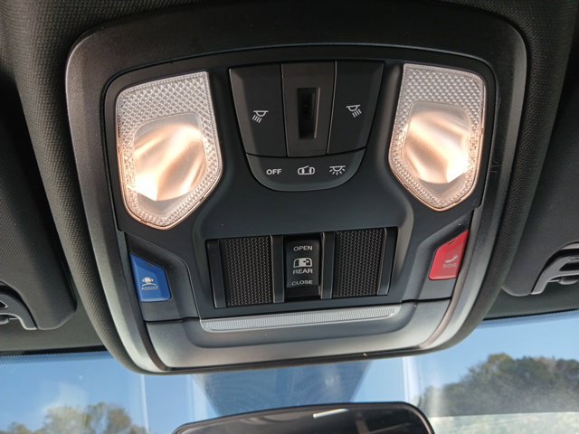 Used 2024 RAM 2500 Tradesman w/ Chrome Appearance Group AWD/4WD image 32