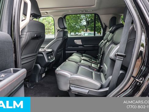 Used 2025 Ford Expedition Active AWD/4WD image 19