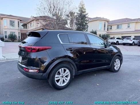 Used 2017 Kia Sportage LX image 5