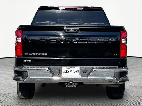 Used 2022 Chevrolet Silverado 1500 LT AWD/4WD image 6