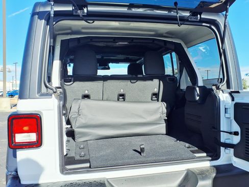Used 2026 Jeep Wrangler Sport image 16