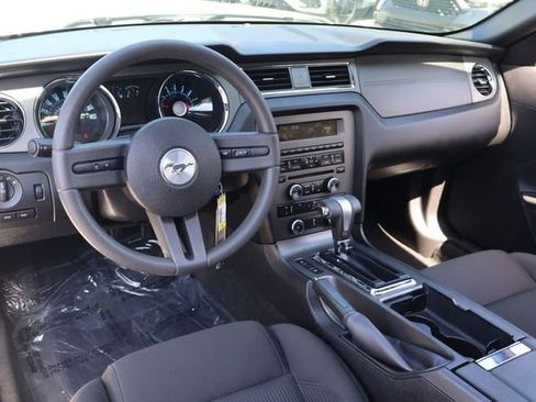 Used 2012 Ford Mustang Convertible image 18
