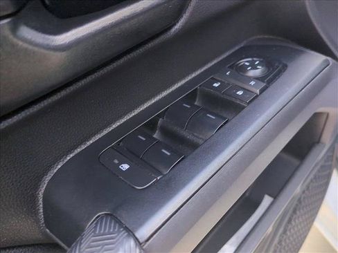 Certified 2024 Toyota Tacoma SR5 AWD/4WD image 12