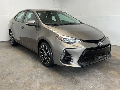 Used 2017 Toyota Corolla SE FWD image 3