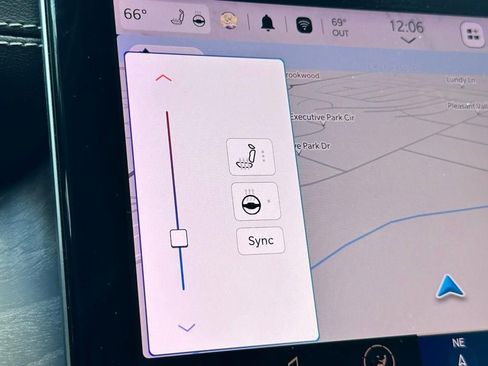 Used 2023 Jeep Grand Cherokee Limited w/ Black Appearance Package image 13