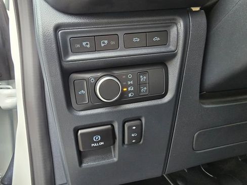 Used 2023 Ford F150 Lightning Platinum image 24