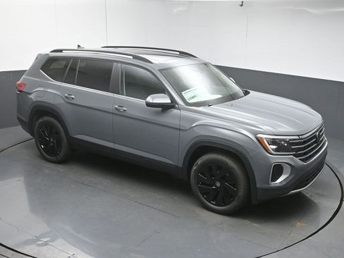 New 2026 Volkswagen Atlas SE FWD image 42