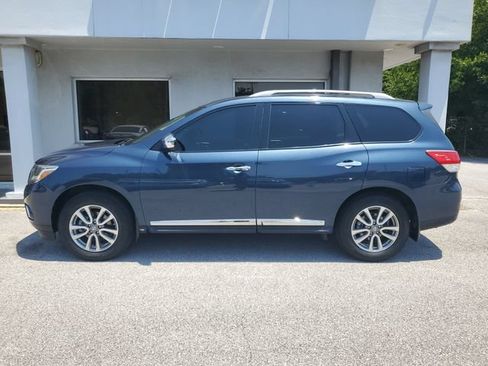 Used 2013 Nissan Pathfinder SL w/ Cargo Pkg FWD image 12