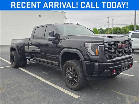 Used 2024 GMC Sierra 3500 Denali Ultimate AWD/4WD image 1