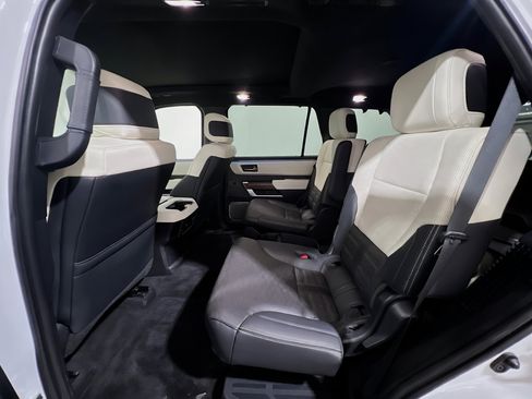 Used 2024 Toyota Sequoia Capstone AWD/4WD image 17