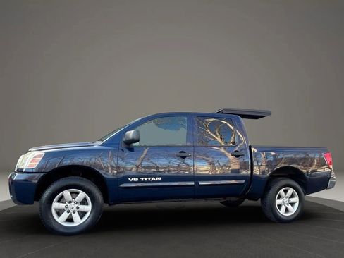 Used 2012 Nissan Titan SV w/ SV Value Truck Pkg AWD/4WD image 8
