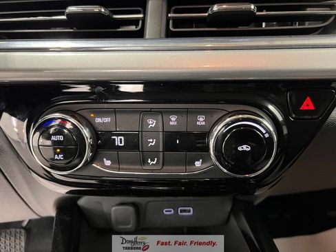 Used 2025 Chevrolet Trax LT w/ LT Convenience Package FWD image 44