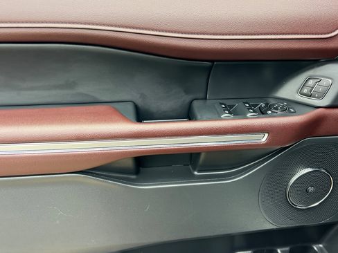 Certified 2024 Ford Expedition Limited image 12