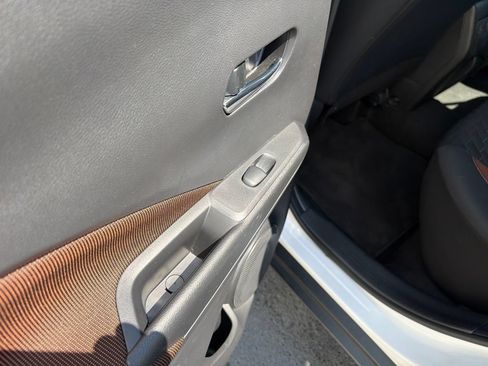 Used 2022 Nissan Kicks SR FWD image 36