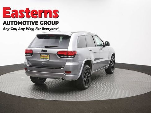 Used 2017 Jeep Grand Cherokee Altitude AWD/4WD image 39