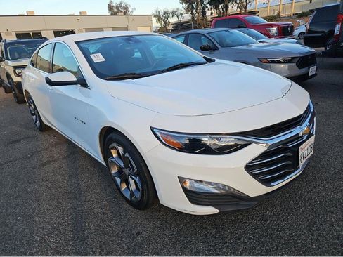 Used 2023 Chevrolet Malibu LT image 2