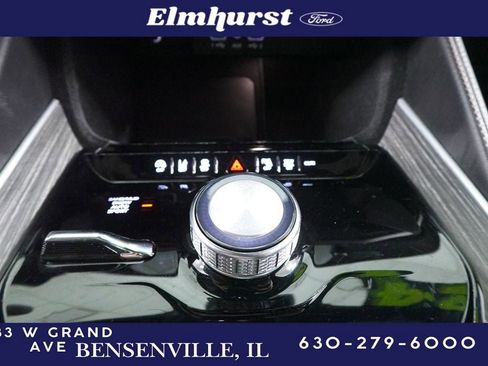 Used 2024 Jeep Wagoneer Series II w/ Flexible Seating Group image 21