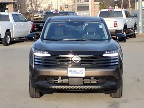 Used 2025 Nissan Kicks S image 9