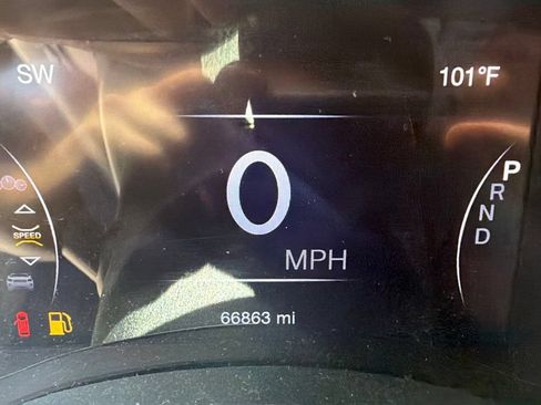 Used 2019 Jeep Grand Cherokee Altitude RWD image 12
