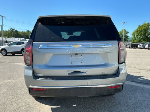 Used 2024 Chevrolet Tahoe LT w/ Luxury Package AWD/4WD image 2