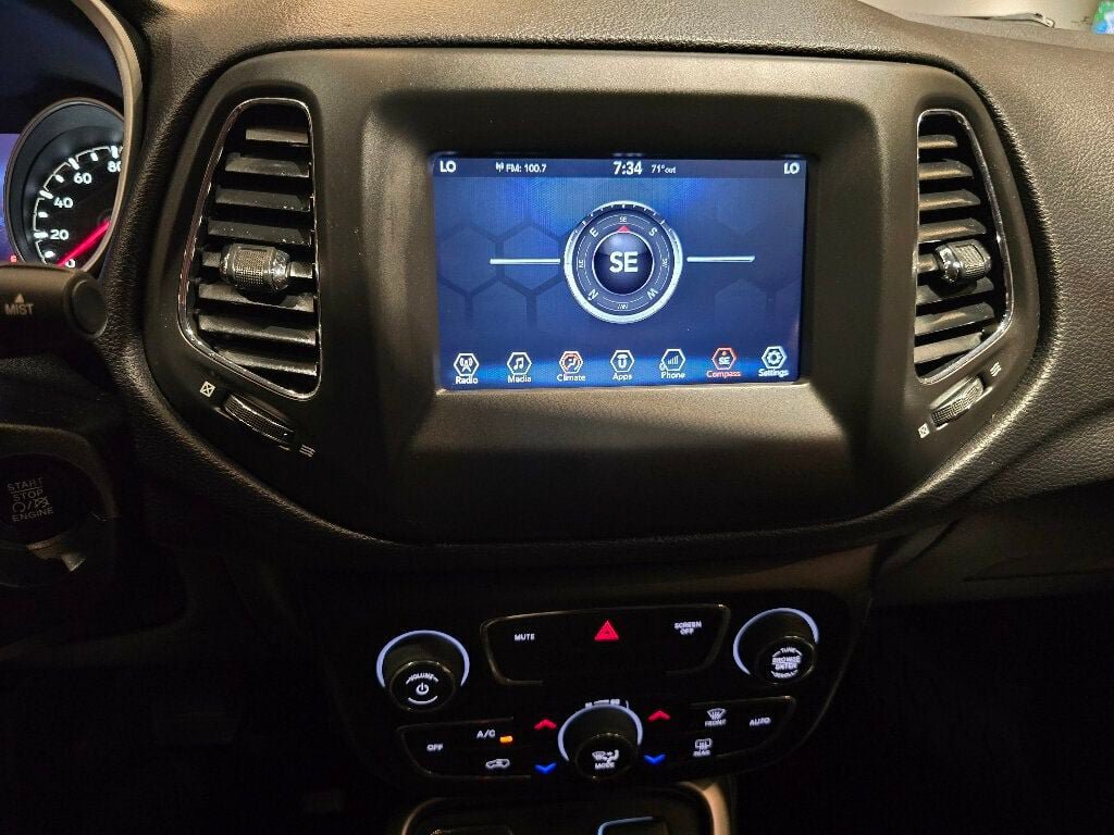 Used 2017 Jeep Compass Latitude w/ Popular Equipment Group FWD image 10