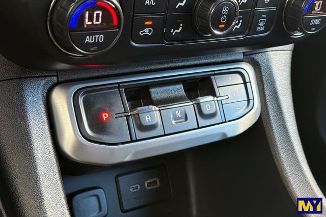 Used 2021 GMC Acadia SLE w/ Driver Convenience Package FWD image 26