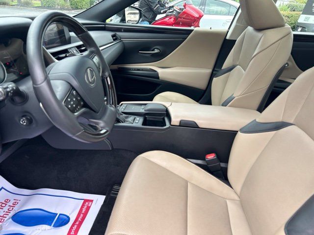 Used 2020 Lexus ES 300h w/ Premium Package FWD image 8