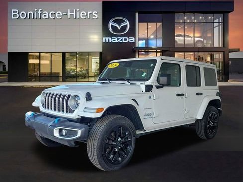Used 2024 Jeep Wrangler Unlimited Sahara image 3