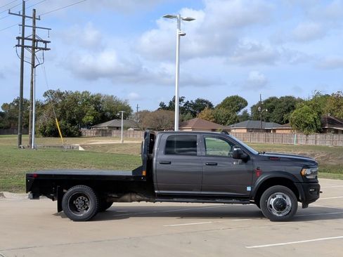 Used 2023 RAM 5500 Tradesman image 9
