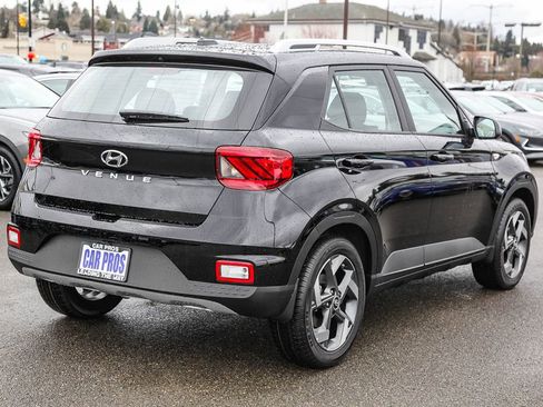 New 2025 Hyundai Venue SEL image 9