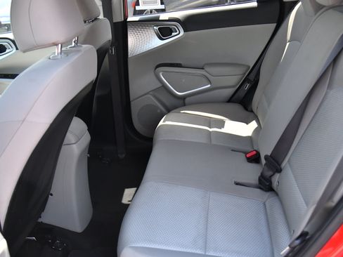 Used 2022 Kia Soul LX w/ Technology Package FWD image 31
