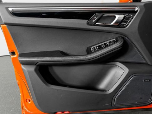 Used 2024 Porsche Macan image 49