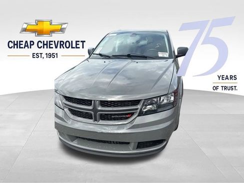 Used 2020 Dodge Journey SE w/ Blacktop Package FWD image 4